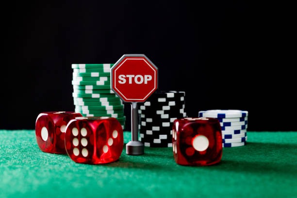 Card dealing and hand comparison